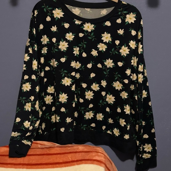 DJ Draper James 2 piece navy Floral and Yellow Pajama Set - Picture 2 of 9